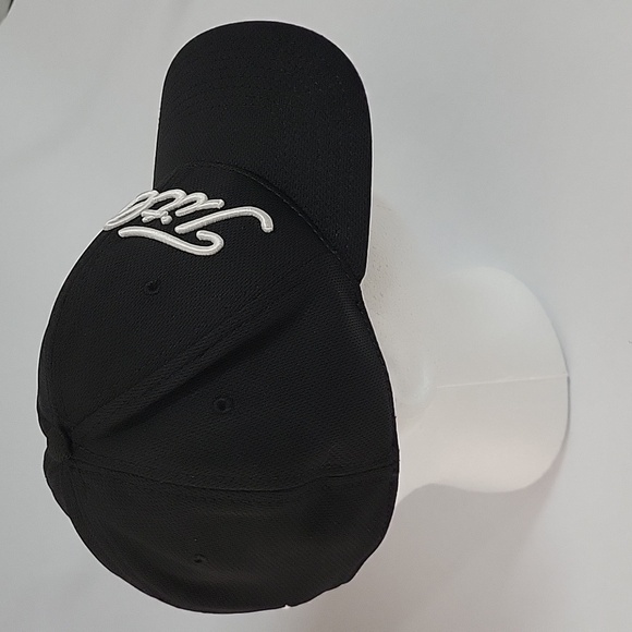 Titleist Embroidered Black Ballcap, Size Medium/Large - Picture 4 of 6